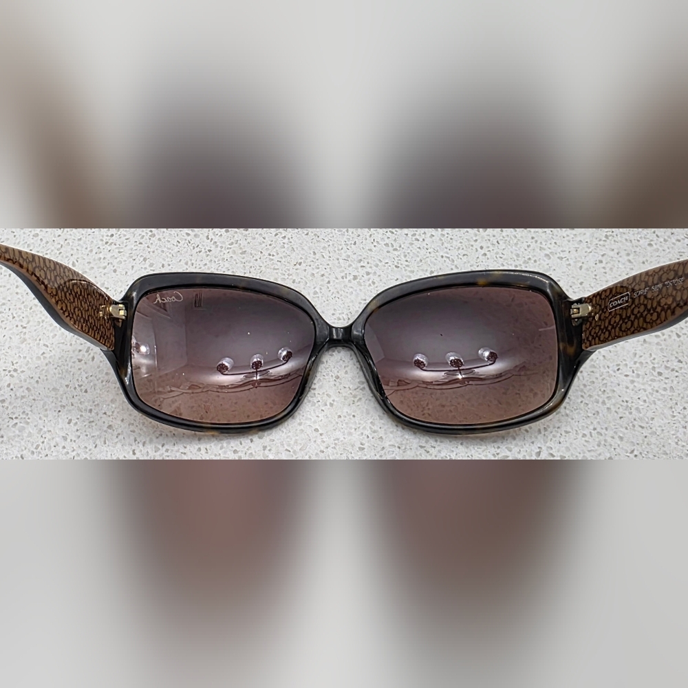 COACH Tortoise Shell Sunglasses with Brown Lenses. - Picture 5 of 5